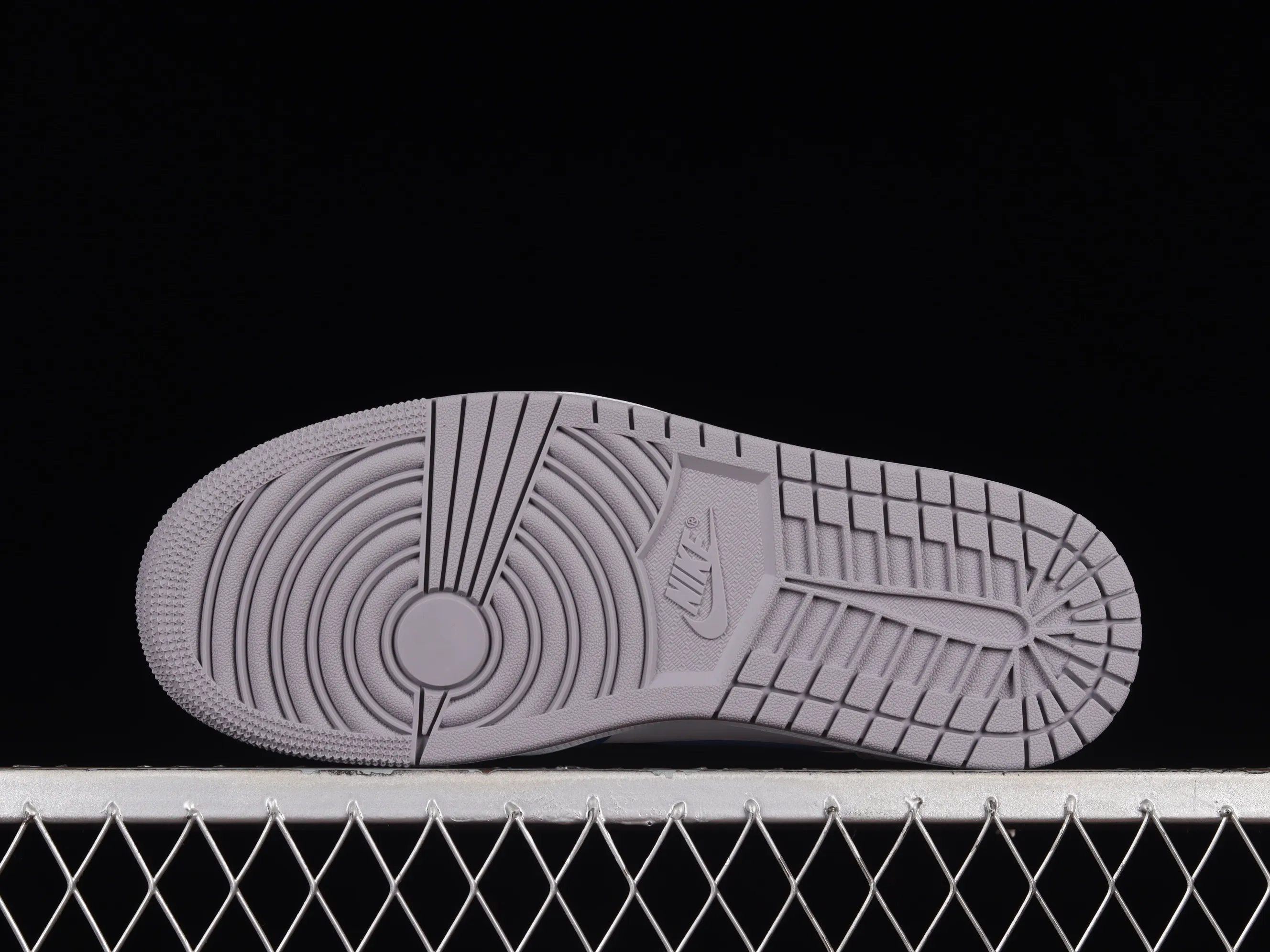 All categories Air Jordan Jordan series basketball shoes Air Jordan 1 High Pure original Air Jordan 1 High OG "True Blue" AJ1 Joe 1 white and blue color high-top basketball shoes DZ5485-410
